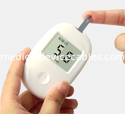 Medidor eletrônico seguro da glicemia do oxímetro 0.7μl Digitas do pulso do dedo de Teveik